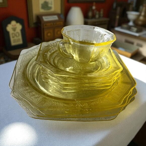 Vintage Yellow Depression Glass Dinnerware Set – 9 Pieces - Picture 1 of 6